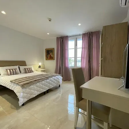 Bed & Breakfast La Reggia Seaview 3*